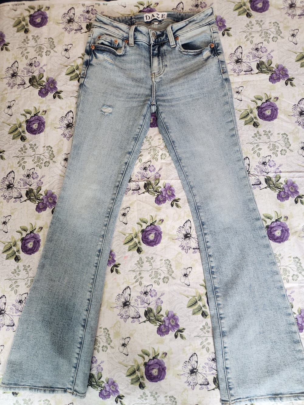 DAZE Women's Light Blue Denim Jeans - Stylish Mid-Rise